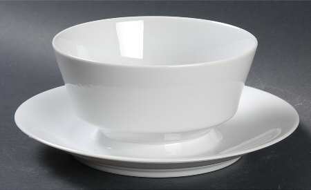 Classique White Gravy Boat with Attached Underplate