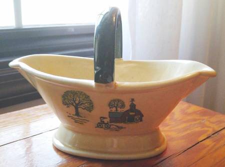 Country Side Gravy Boat