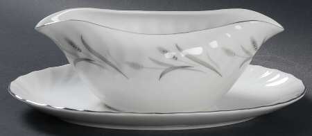 Cynthia Gravy Boat with Attached Underplate