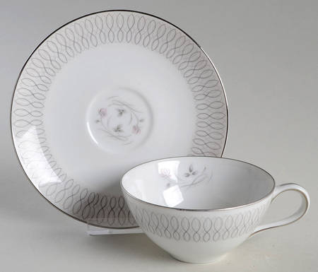 Daphne Flat Cup & Saucer Set
