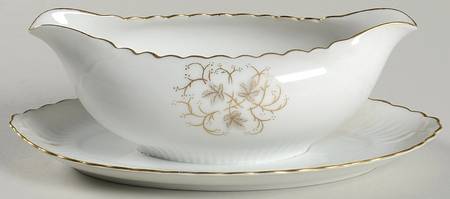 Dauphine Gravy Boat with Attached Underplate