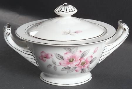 Dogwood (Platinum Trim) Sugar Bowl & Lid