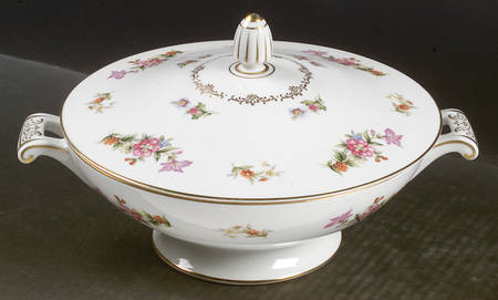 Dresdania Round Covered Vegetable