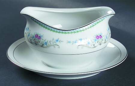 Duchess Gravy Boat with Attached Underplate