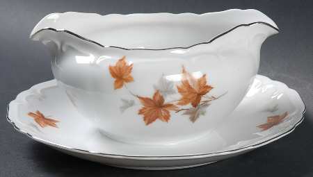 Felicia Gravy Boat with Attached Underplate