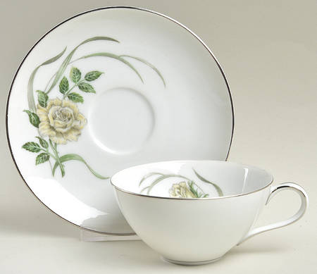 Fleur Flat Cup & Saucer Set
