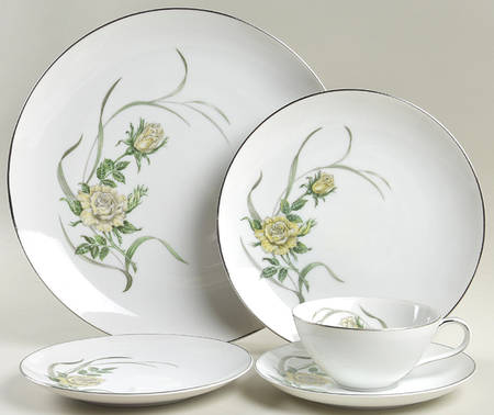 Fleur 5 Piece Place Setting