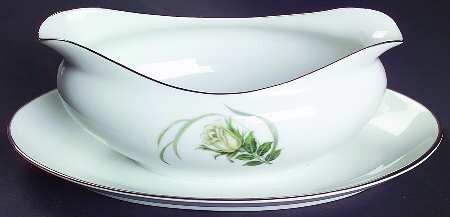 Fleur Gravy Boat with Attached Underplate