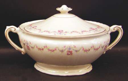 Fontaine Round Covered Vegetable