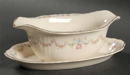 Fontaine Gravy Boat with Attached Underplate