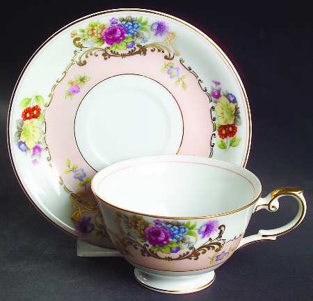 Grandeur Footed Cup & Saucer Set