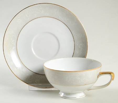 La Belle Footed Cup & Saucer Set