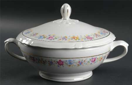Lucerne Round Covered Vegetable