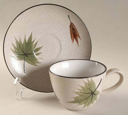 Maple Leaf Flat Cup & Saucer Set