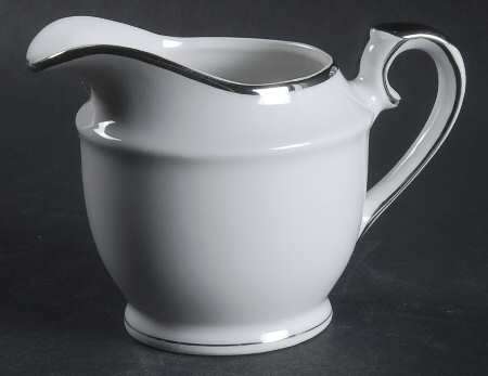 Moderne Creamer