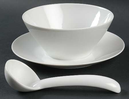 Moonglow White Round Gravy Boat Attached Underplate & Ladle