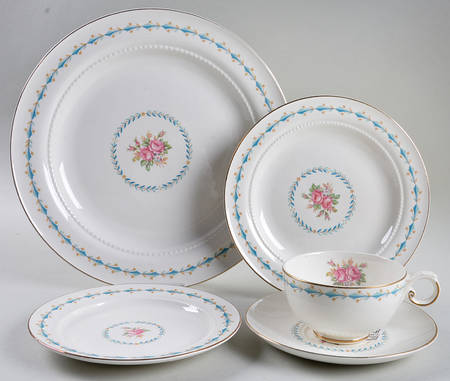 Mt. Vernon 5 Piece Place Setting