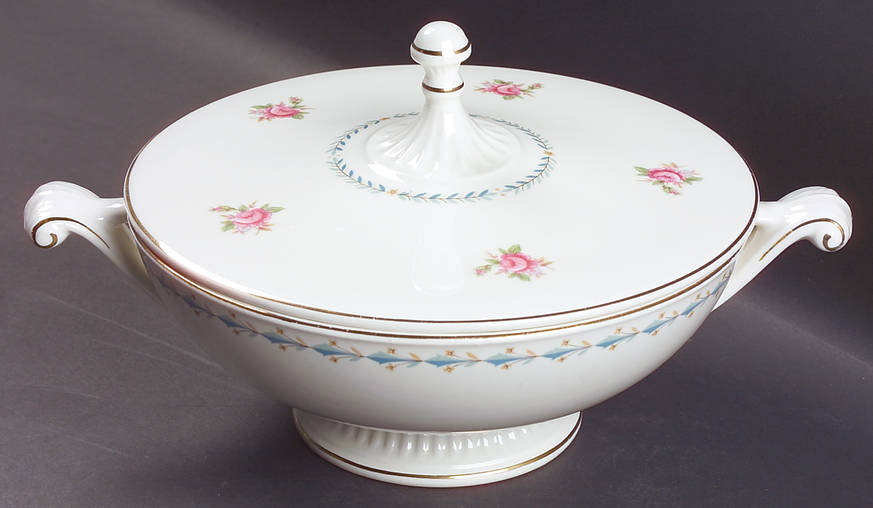 Mt. Vernon Round Covered Vegetable