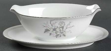 Nannette Gravy Boat with Attached Underplate