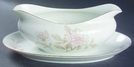 Patricia Gravy Boat with Attached Underplate