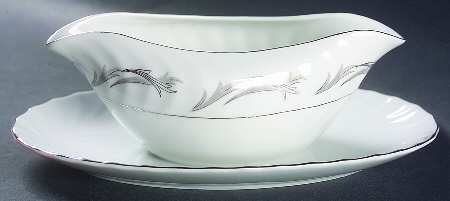 Platinum Scroll Gravy Boat with Attached Underplate