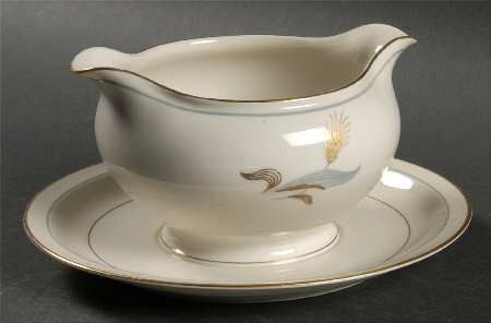 Prince Edward Gravy Boat with Attached Underplate