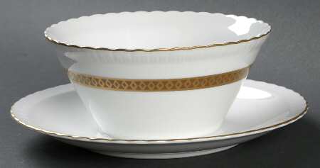 Regina Gravy Boat with Attached Underplate