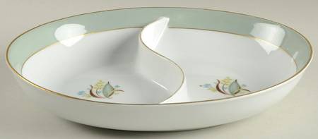 Tiara 10" Oval Divided Vegetable Bowl