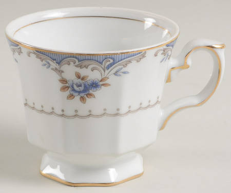 Versailles Footed Cup