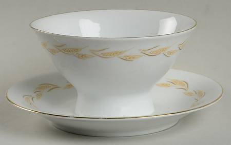 Wheat Garland Gravy Boat with Attached Underplate