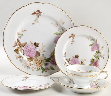 Autumn Dawn 40 Piece Estate Set