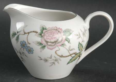 Chantilly Creamer