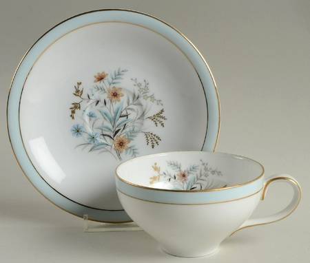 Golden Bouquet Flat Cup & Saucer Set