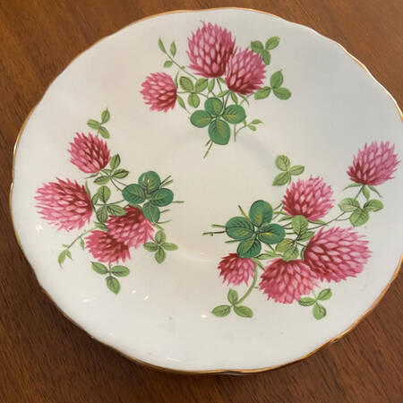 Clover Saucer for Oversized Cup