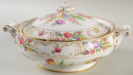 Dresden Sprays Round Covered Vegetable