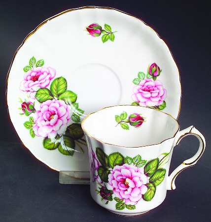 Flowers of Shakespeare's Day Flat Cup & Saucer Set