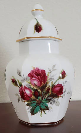 Grandmother's Rose Small Temple Jar & Lid