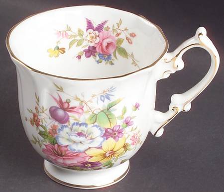 Howard Sprays (Scalloped, Embossed) Footed Cup