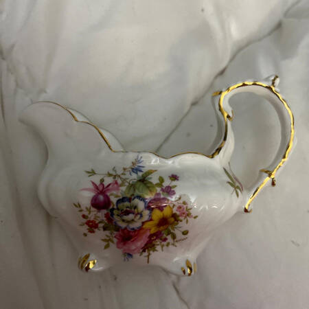 Howard Sprays (Scalloped, Embossed) Mini Creamer