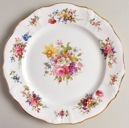 Howard Sprays (Scalloped, Embossed) Dinner Plate