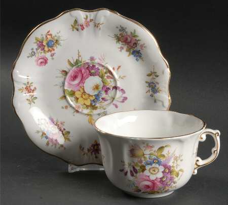 Howard Sprays (Scalloped, Embossed) Oversized Cup & Saucer Set