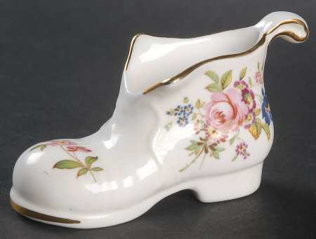 Howard Sprays (Scalloped, Embossed) Mini Boot Vase