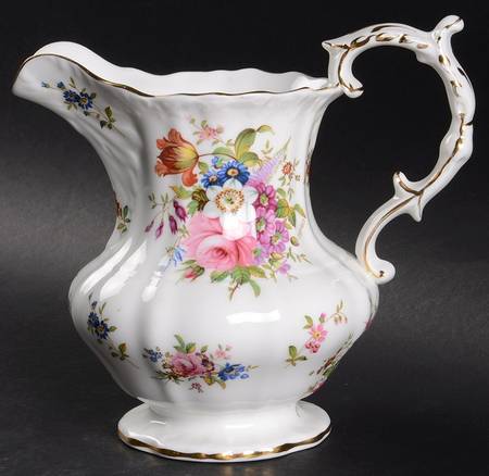 Howard Sprays (Scalloped, Embossed) 24 Oz Pitcher