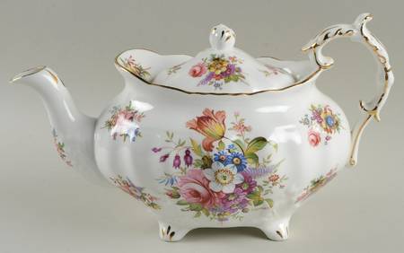 Howard Sprays (Scalloped, Embossed) Teapot & Lid