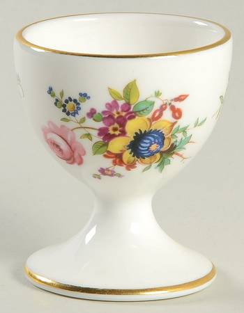 Howard Sprays (Scalloped, Embossed) Single Egg Cup