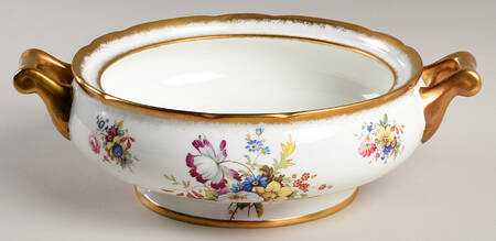 Lady Patricia (Scalloped, Embossed) Round Vegetable No Lid