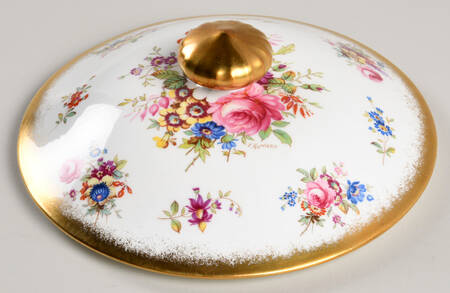 Lady Patricia (Scalloped, Embossed) Lid for Round Vegetable