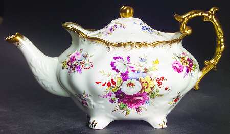 Lady Patricia (Scalloped, Embossed) Mini Teapot & Lid
