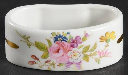 Lady Patricia (Scalloped, Embossed) Napkin Ring by Hammersley