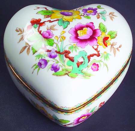 Mandalay (Smooth) Heart Shape Box & Lid
